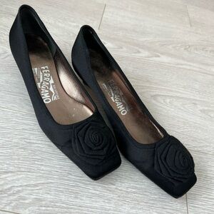 Salvatore Ferragamo Tiara Black Satin Kitten Heels – SZ 4 Women’s / Big Kids 2.5